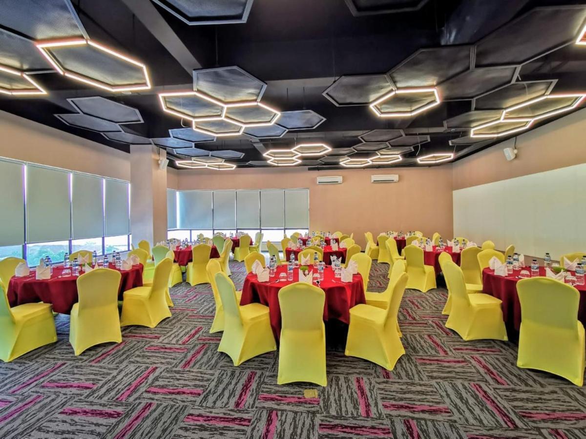 The Zuri Dumai Hotel Buitenkant foto